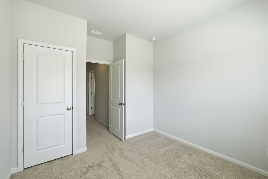 Spacious, unfurnished interior of a new home in Nichols Landing, Charlotte (Image 18).