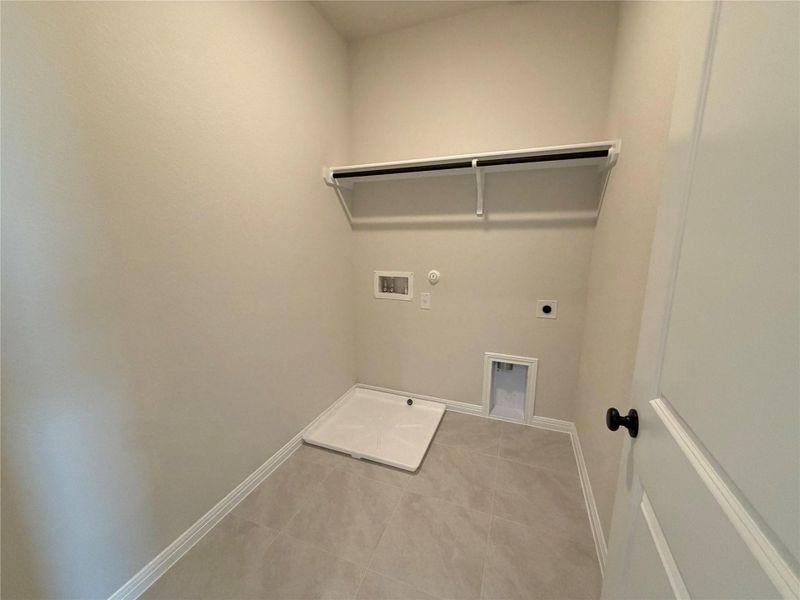 Spacious, unfurnished interior of a new home in Lariat, Liberty Hill (Image 17).