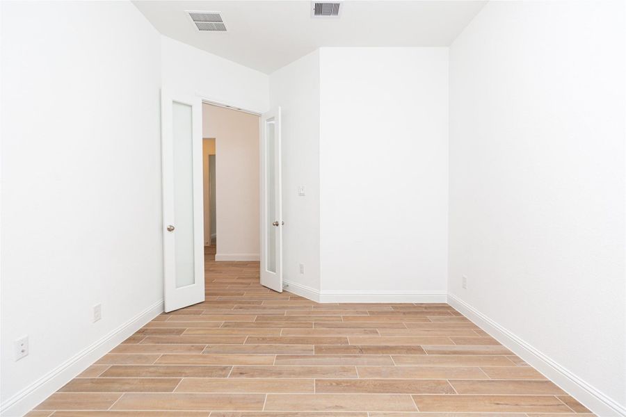 Spacious, unfurnished interior of a new home in Bridgeland: Heritage Collection, Cypress (Image 22). Spacious, unfurnished interior of a new home in Bridgeland: Heritage Collection, Cypress (Image 22).