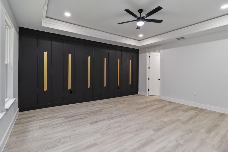 Spacious, unfurnished interior of a new home in , Bastrop (Image 19).