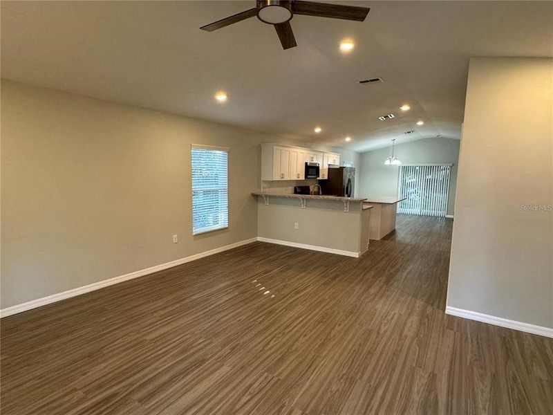 Spacious, unfurnished interior of a new home in , Winter Haven (Image 6).