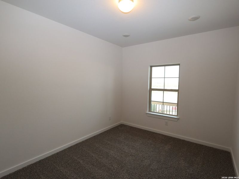 Spacious, unfurnished interior of a new home in Mesquite Ridge, San Antonio (Image 23).