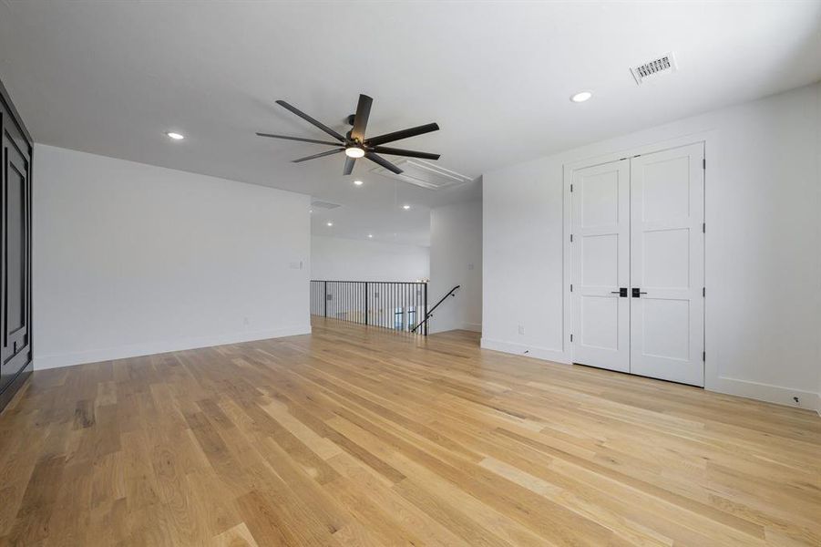 Spacious, unfurnished interior of a new home in The Resort on Eagle Mt. Lake, Fort Worth (Image 18). Spacious, unfurnished interior of a new home in The Resort on Eagle Mt. Lake, Fort Worth (Image 18).