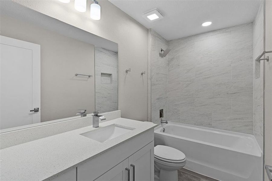 Furnished interior view inside a new home in , Ocklawaha (Image 5).