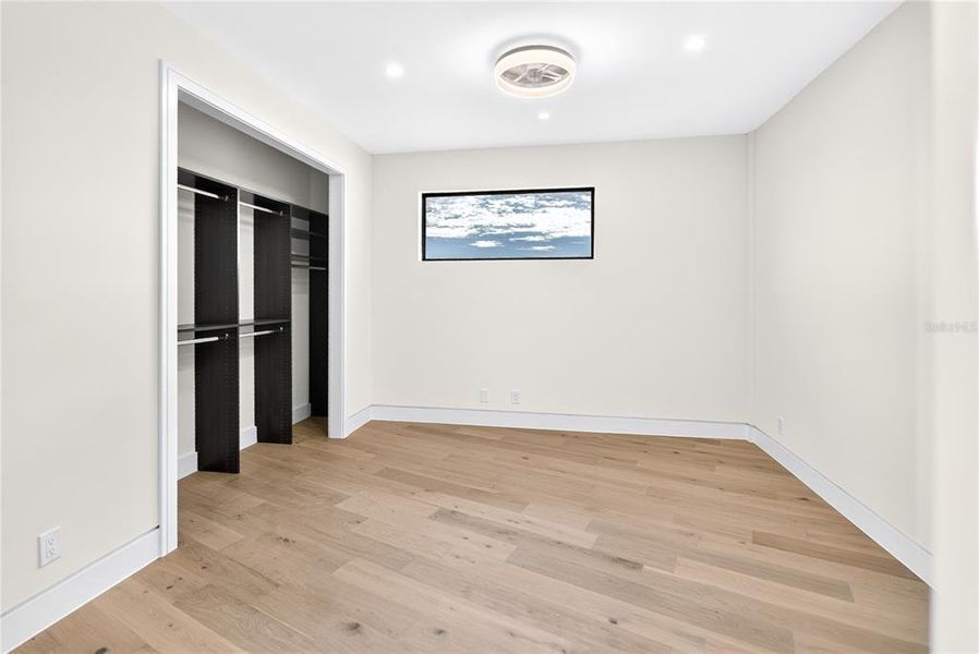 Spacious, unfurnished interior of a new home in , Sarasota (Image 48).