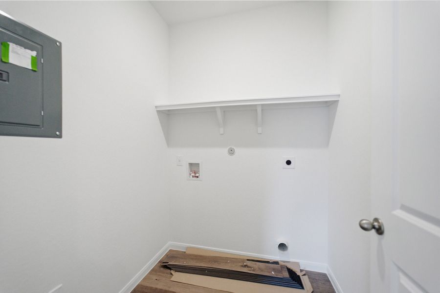 Spacious, unfurnished interior of a new home in Willow View, Converse (Image 43).