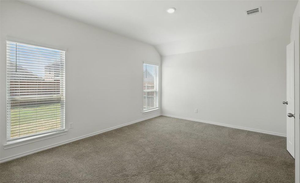 Spacious, unfurnished interior of a new home in , Lavon (Image 9).