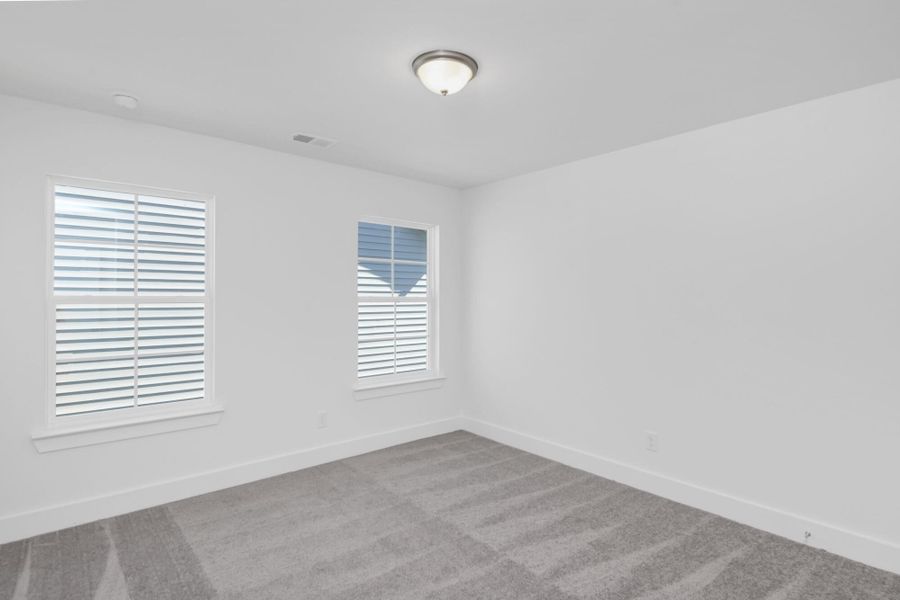 Spacious, unfurnished interior of a new home in Ashton Lakes, Lexington (Image 29).