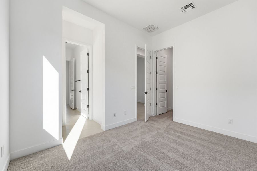 Spacious, unfurnished interior of a new home in Combs Ranch, San Tan Valley (Image 28).