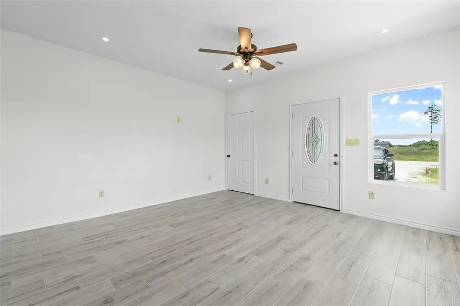 Spacious, unfurnished interior of a new home in , Cleveland (Image 14).