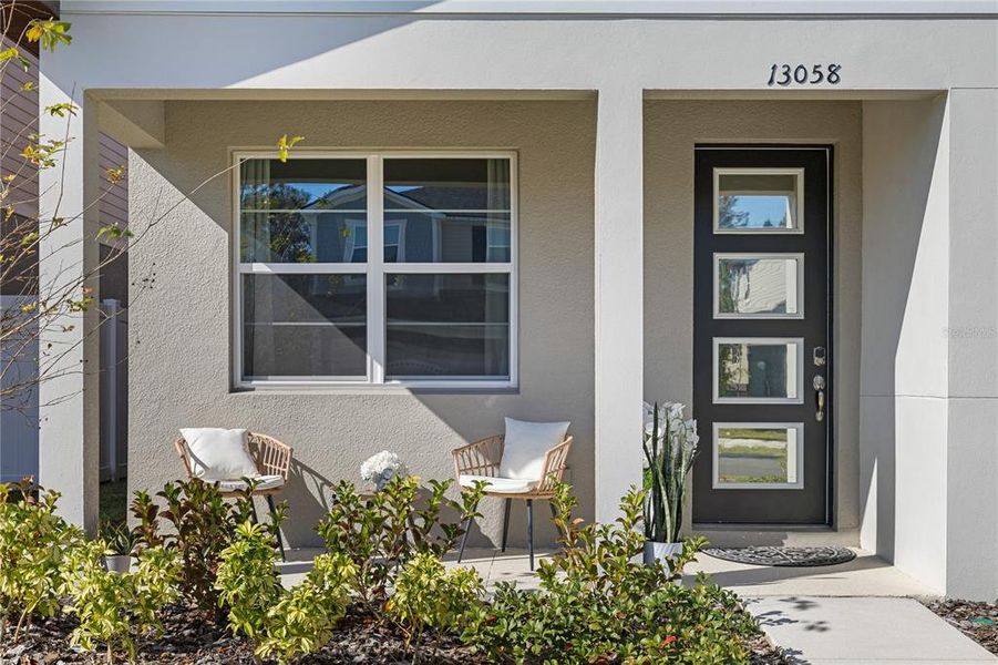 Exterior details and patio area of a home in , Orlando (Image 3).