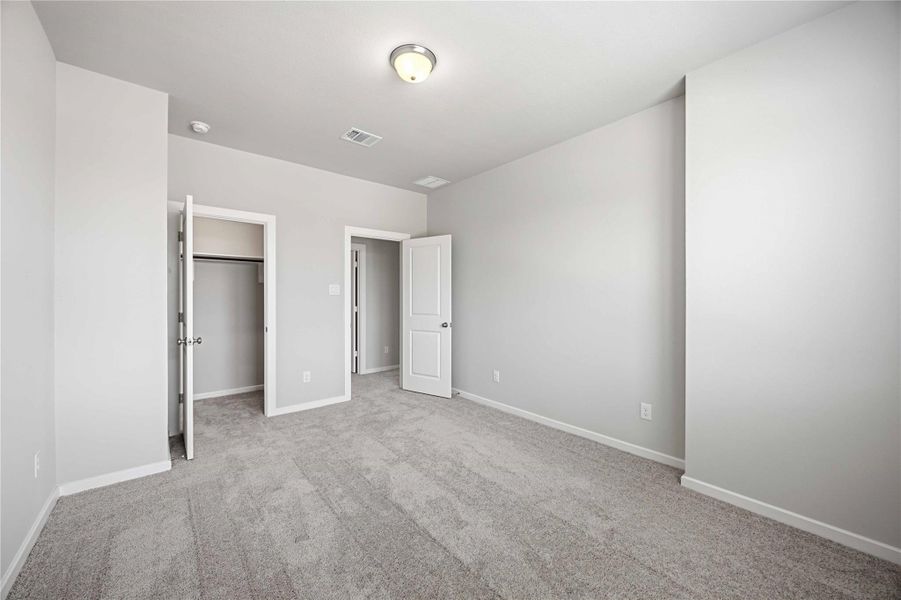Spacious, unfurnished interior of a new home in Canterra Creek  60', Rosharon (Image 21).