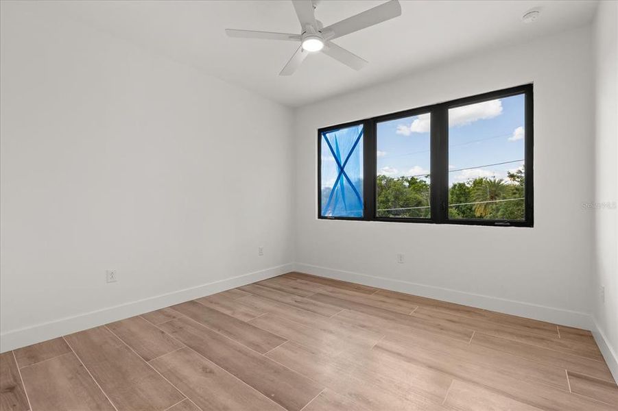 Spacious, unfurnished interior of a new home in , Winter Park (Image 38).
