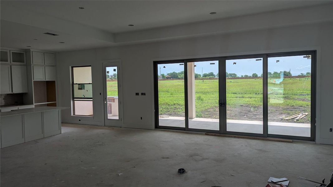 Spacious, unfurnished interior of a new home in Scofield Farms Estates, Georgetown (Image 27).