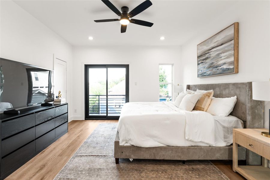 Natural light inside. Fresh air just outside. Natural light inside. Fresh air just outside.