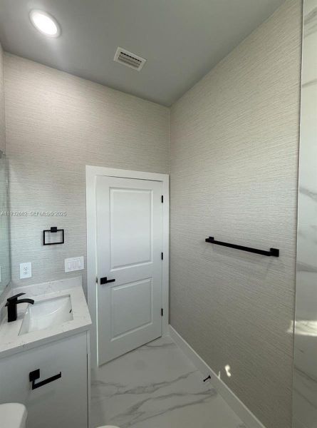 Image 28 of a home in .