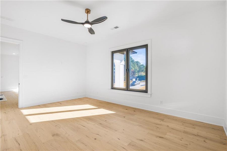 Spacious, unfurnished interior of a new home in , Lawrenceville (Image 28).