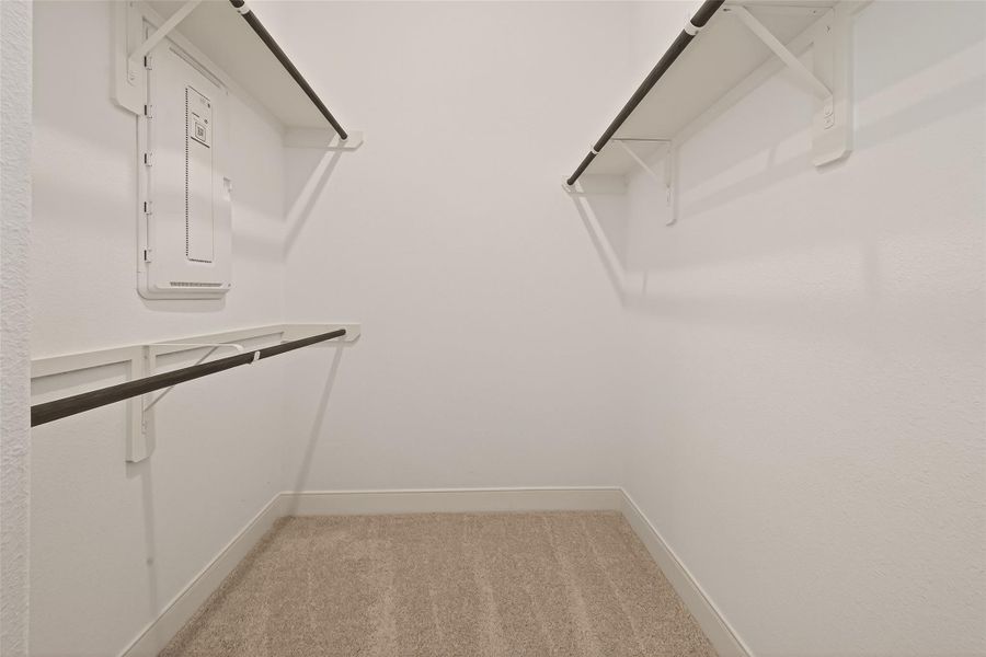 Spacious, unfurnished interior of a new home in Lago Mar, Texas City (Image 21).