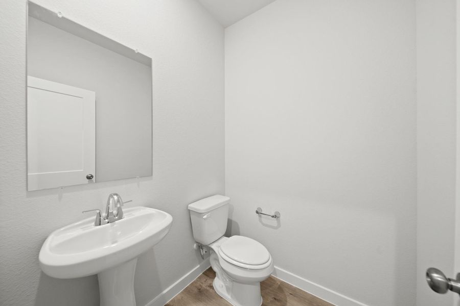 Furnished interior view inside a new home in Valor Park, Bay City (Image 7).