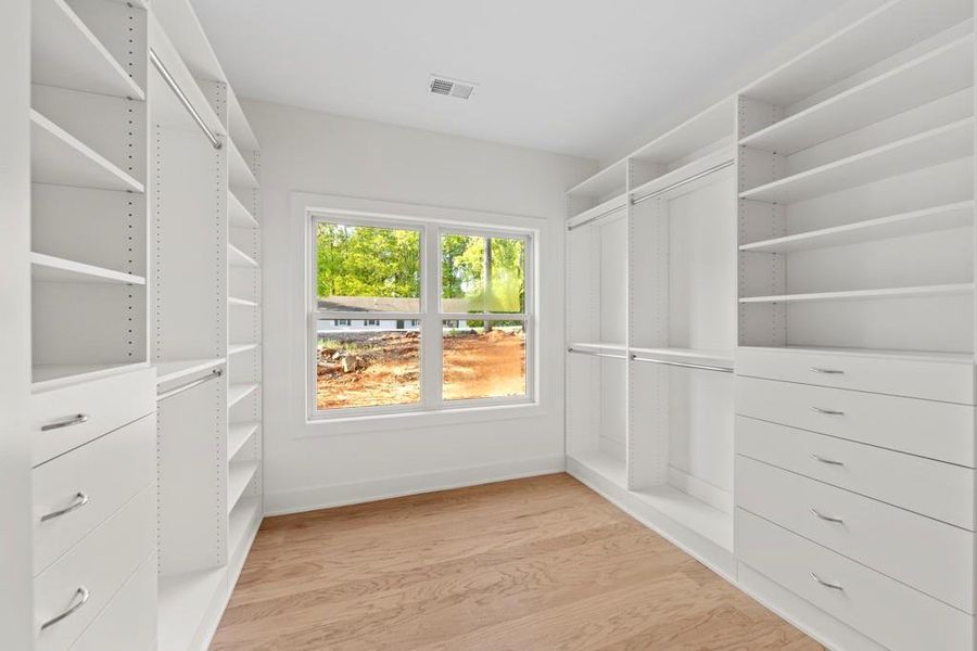 Spacious, unfurnished interior of a new home in , Marietta (Image 24).