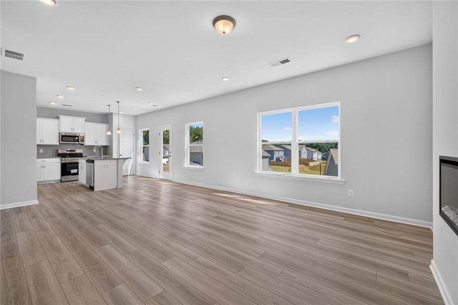 Spacious, unfurnished interior of a new home in North Haven, Rome (Image 22).
