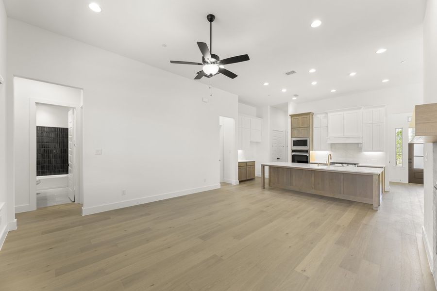 Spacious, unfurnished interior of a new home in Providence Cove, McKinney (Image 19).