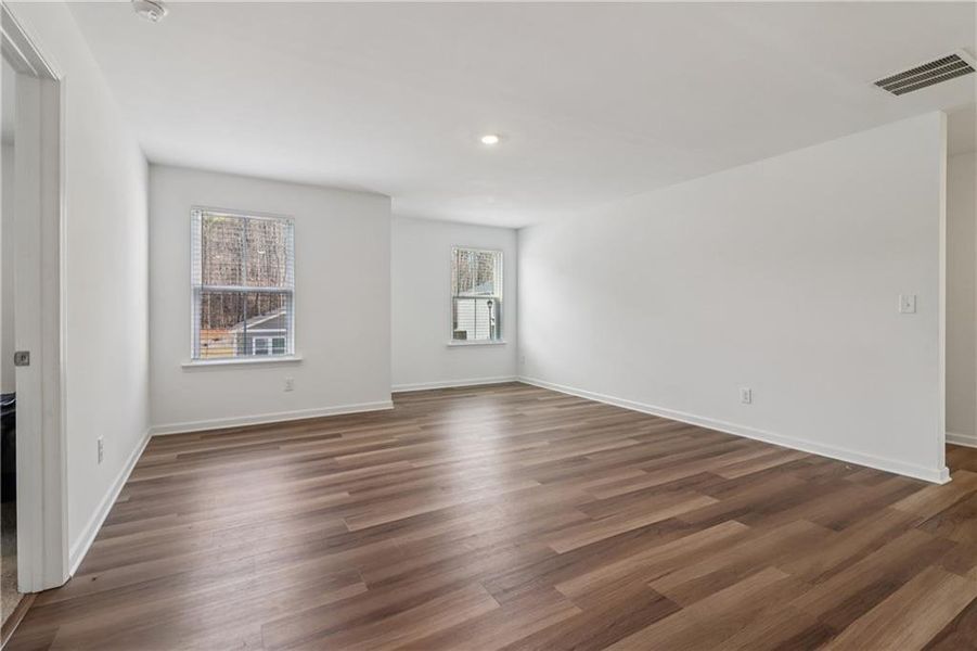 Spacious, unfurnished interior of a new home in , Gainesville (Image 61).