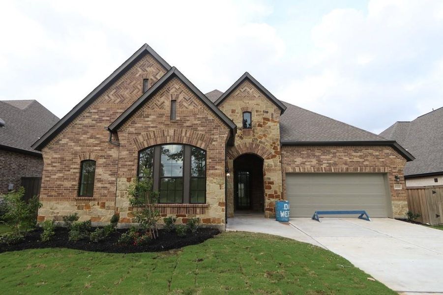 Welcome to The Bluffstone by David Weekley Homes. **HOME ESTIMATED TO BE COMPLETE JULY 2025** Welcome to The Bluffstone by David Weekley Homes. **HOME ESTIMATED TO BE COMPLETE JULY 2025**