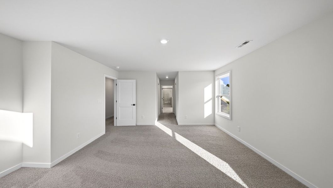 Spacious, unfurnished interior of a new home in Avalon of Gastonia, Gastonia (Image 23).