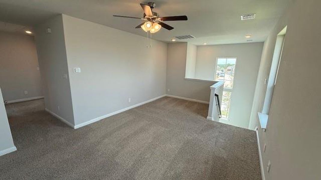 Spacious, unfurnished interior of a new home in Saratoga, Granbury (Image 12).