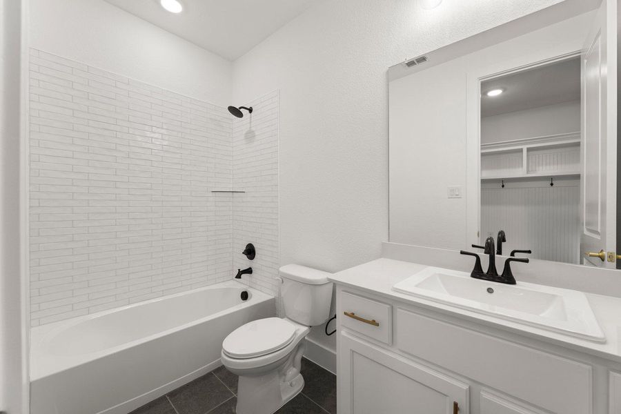 Furnished interior view inside a new home in Somerset Park, Rockwall (Image 13).