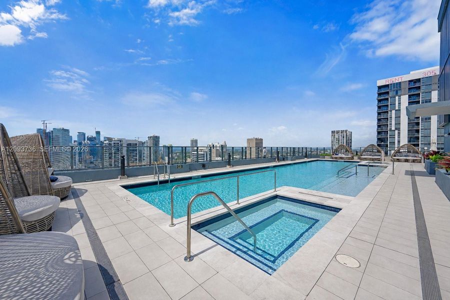 Community amenities in , Miami (Image 19).