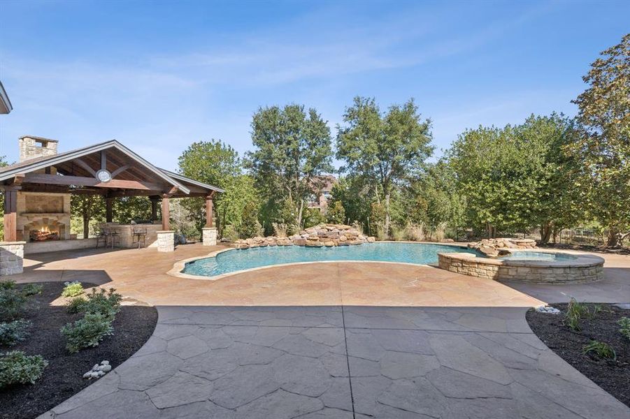 Community amenities in , Fairview (Image 34). Community amenities in , Fairview (Image 34).