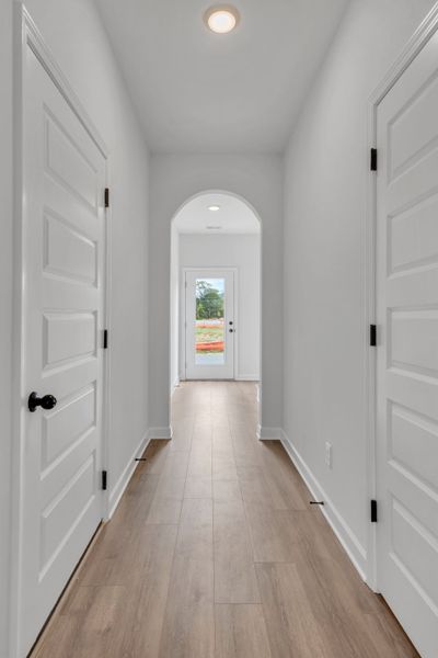 Spacious, unfurnished interior of a new home in Anderson Park, Hendersonville (Image 14).