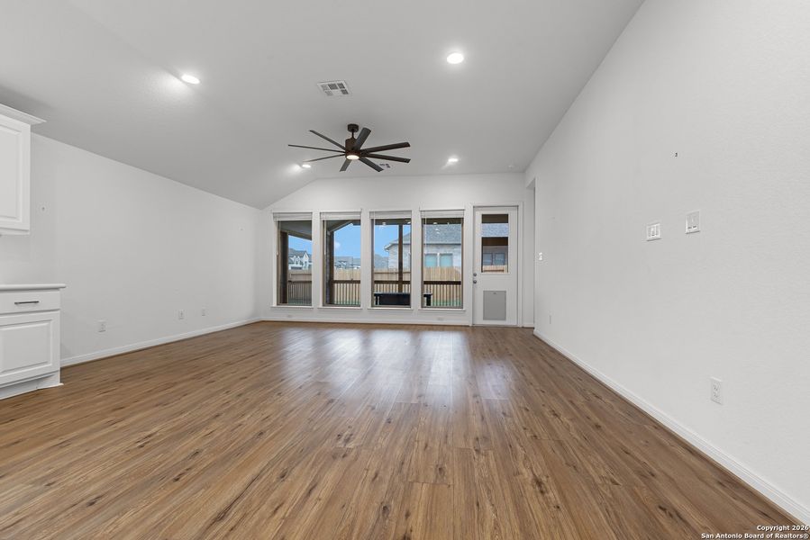 Spacious, unfurnished interior of a new home in , Seguin (Image 14). Spacious, unfurnished interior of a new home in , Seguin (Image 14).
