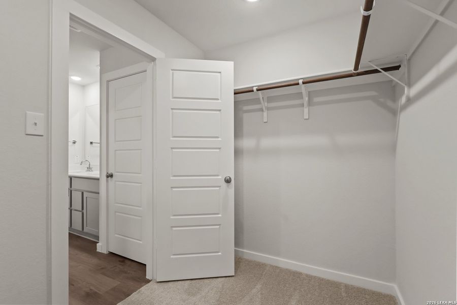 Spacious, unfurnished interior of a new home in Senna, Leon Valley (Image 19).