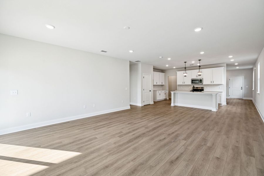 Representative unfurnished interior of a home built from the Washington by Ashton Woods in Ascent at Arbor Ridge, La Vergne (Image 11).