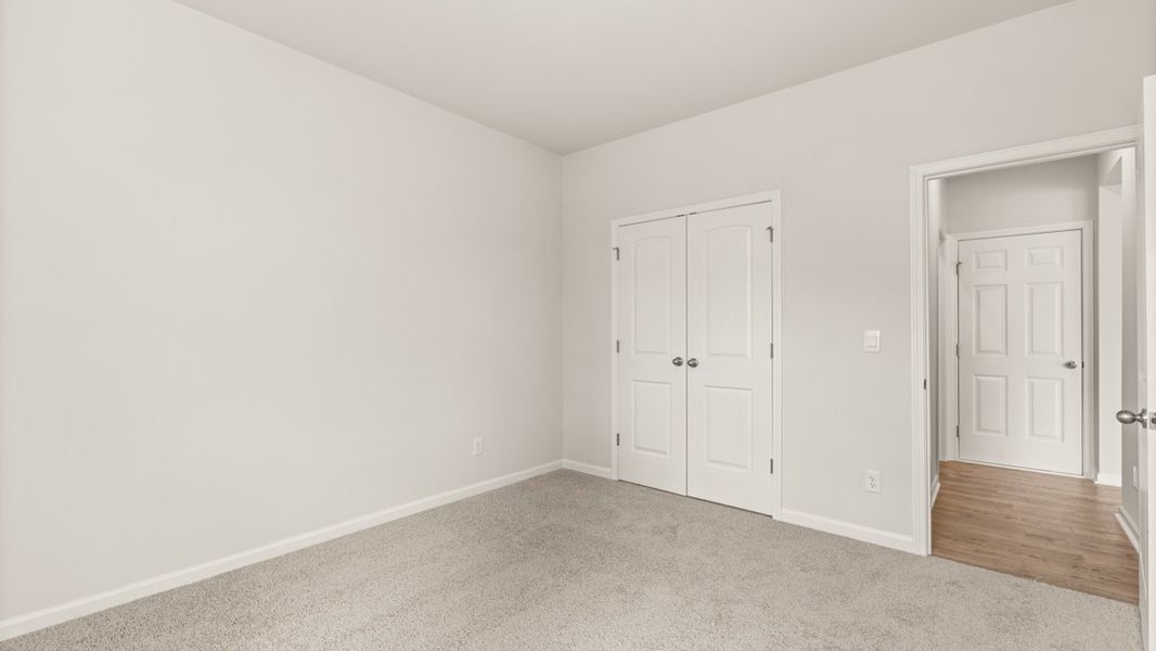Representative unfurnished interior of a home built from the Halton by D.R. Horton in Thompson Ridge, Dallas (Image 20).