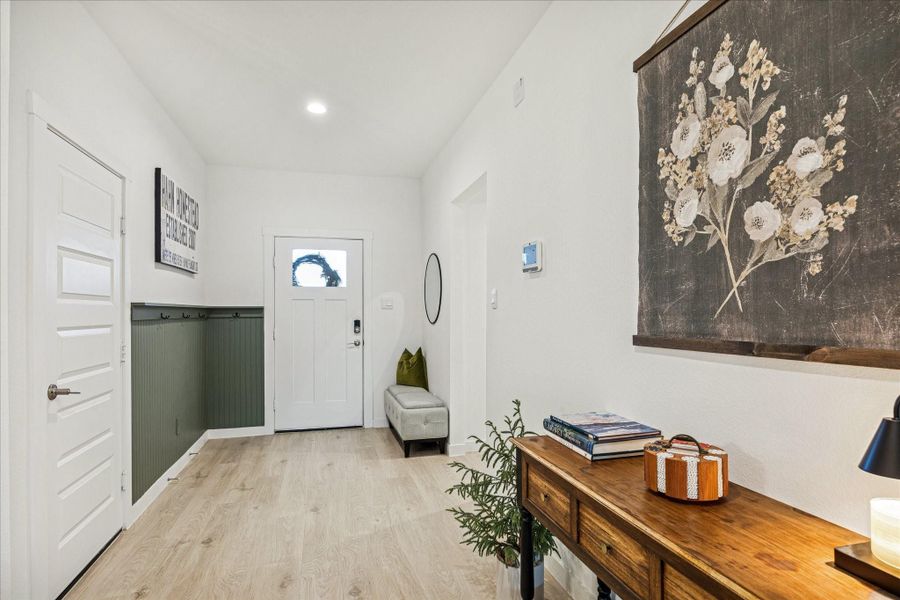 Furnished interior view inside a new home in Tamarron, Fulshear (Image 20). Furnished interior view inside a new home in Tamarron, Fulshear (Image 20).