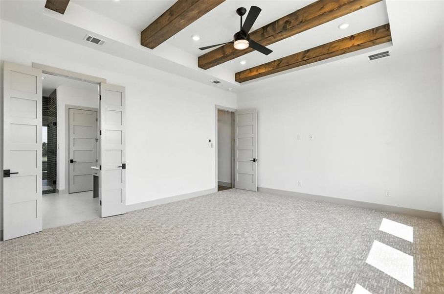Spacious, unfurnished interior of a new home in , Weatherford (Image 30).