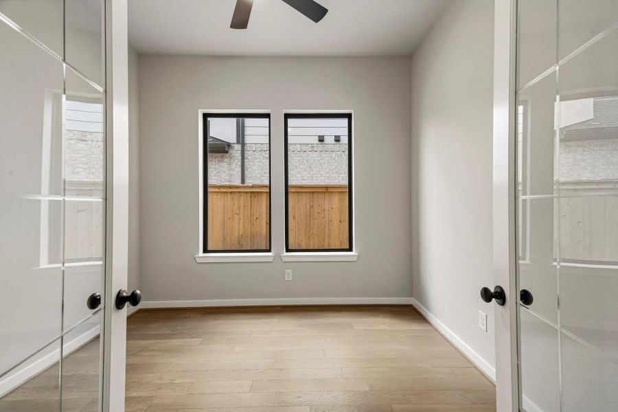 A peaceful office enclosed by double french doors! A peaceful office enclosed by double french doors!