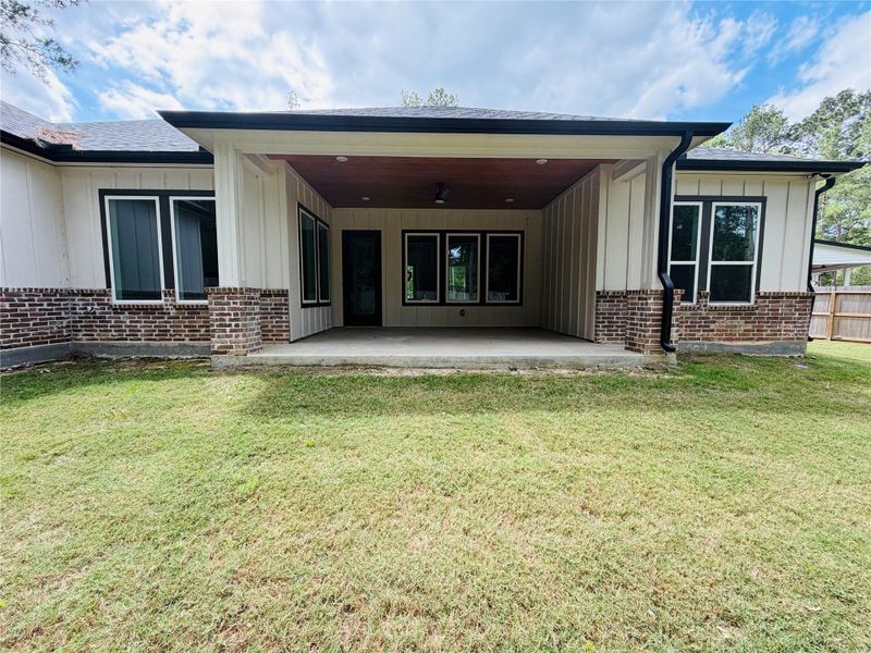 Exterior details and patio area of a home in , Magnolia (Image 22).