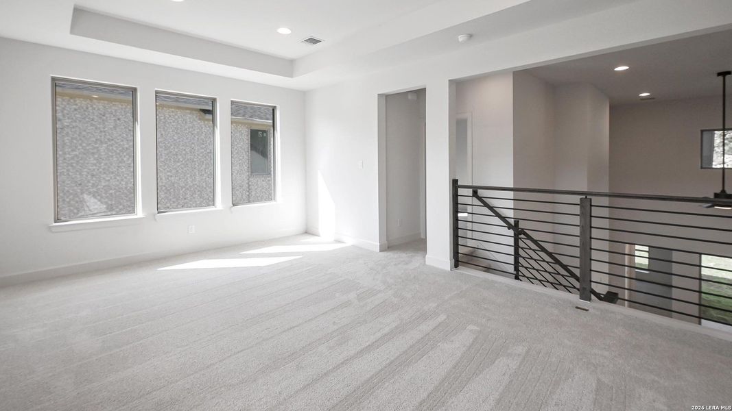 Spacious, unfurnished interior of a new home in Hidden Canyon, San Antonio (Image 26).