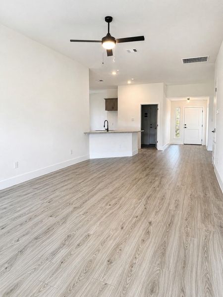 Spacious, unfurnished interior of a new home in Lago Mar, Texas City (Image 12). Spacious, unfurnished interior of a new home in Lago Mar, Texas City (Image 12).