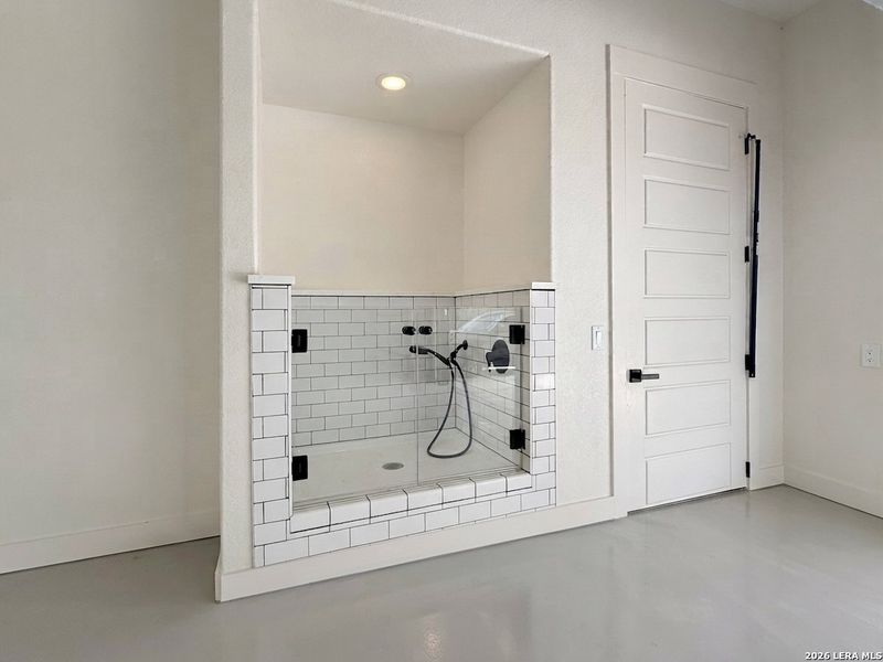 Close-up of interior finishes inside a home in , La Vernia (Image 13).