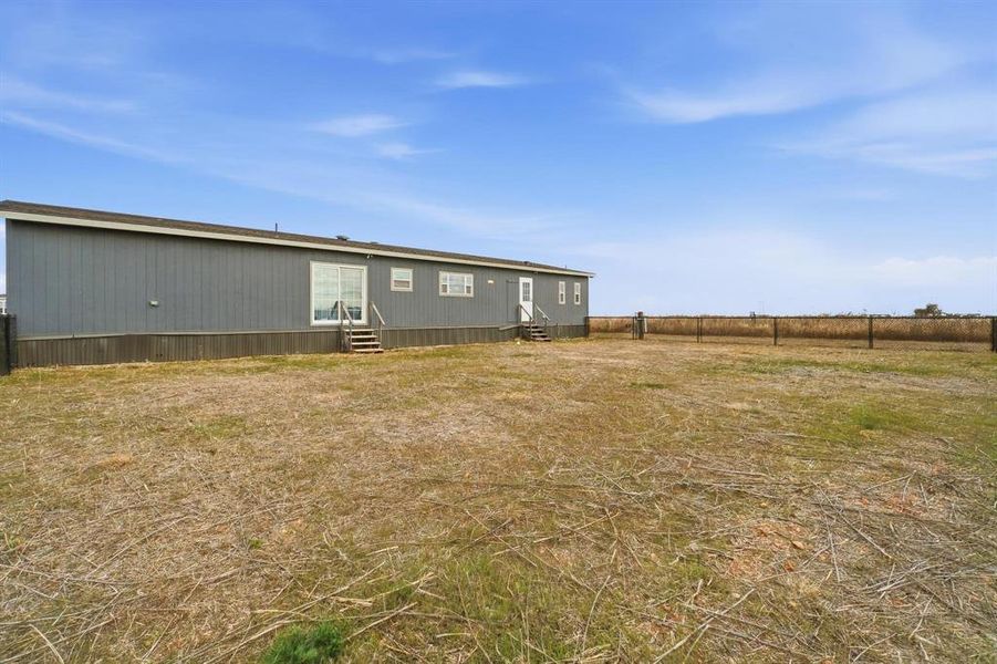 Exterior details and patio area of a home in , Hawley (Image 19).