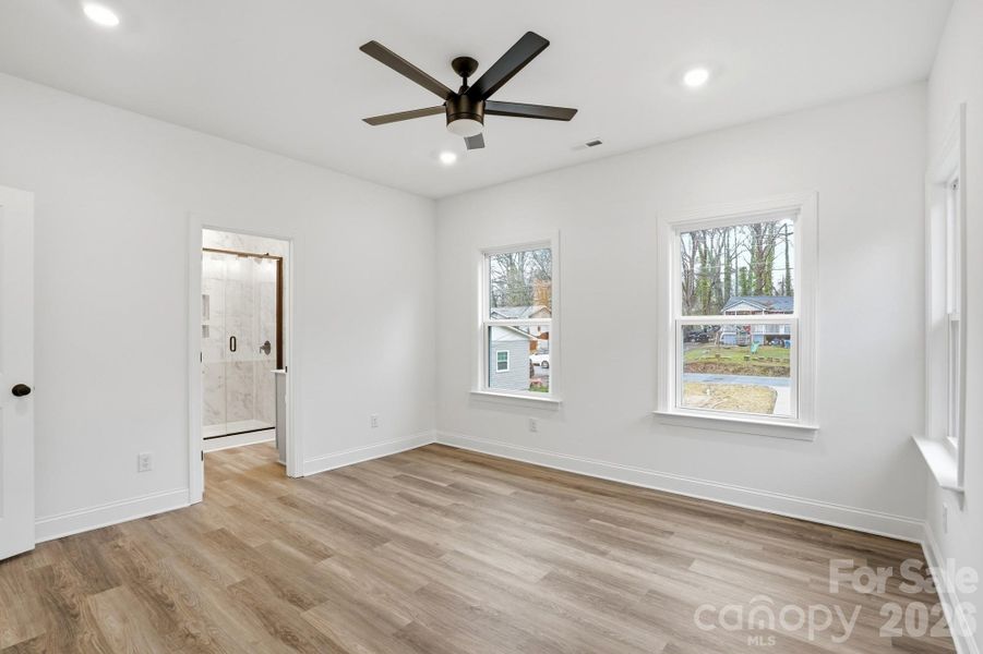 Spacious, unfurnished interior of a new home in , Gastonia (Image 34).