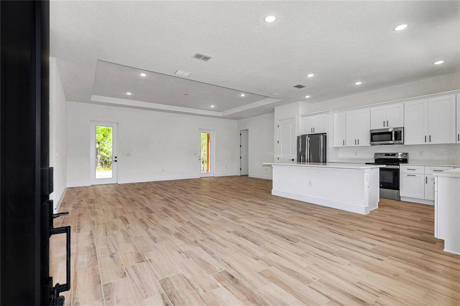 Spacious, unfurnished interior of a new home in , Ocala (Image 46).