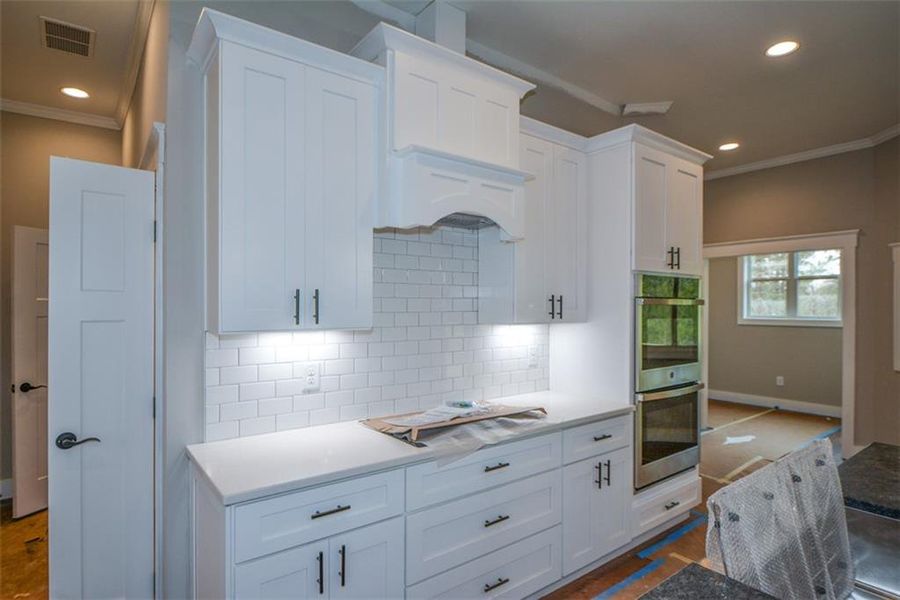 Furnished interior view inside a new home in , Jasper (Image 8).