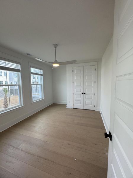 Spacious, unfurnished interior of a new home in Central Park, Charleston (Image 22).